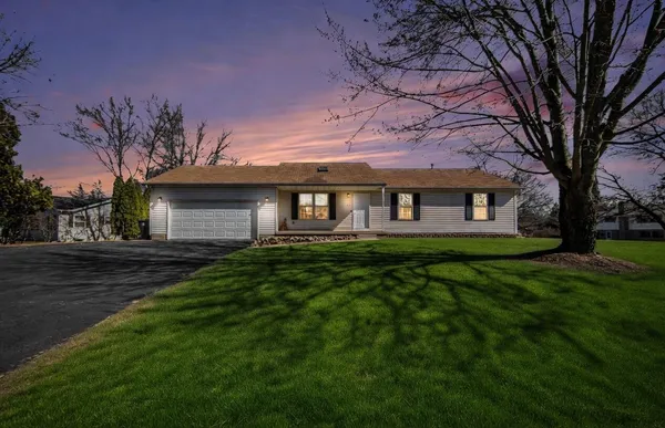$304,900 | 115 Sussex Place, Brooklyn, MI 49230