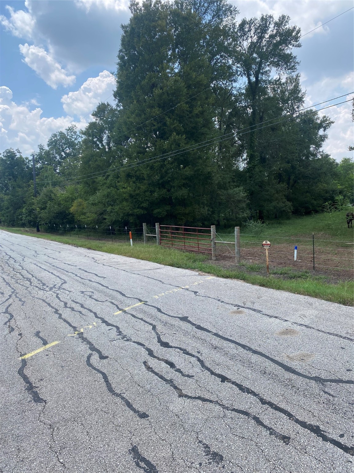 857-911 Insurance Road Richmond, TX 77469 - Photo 4 of 5 a view of a tennis court