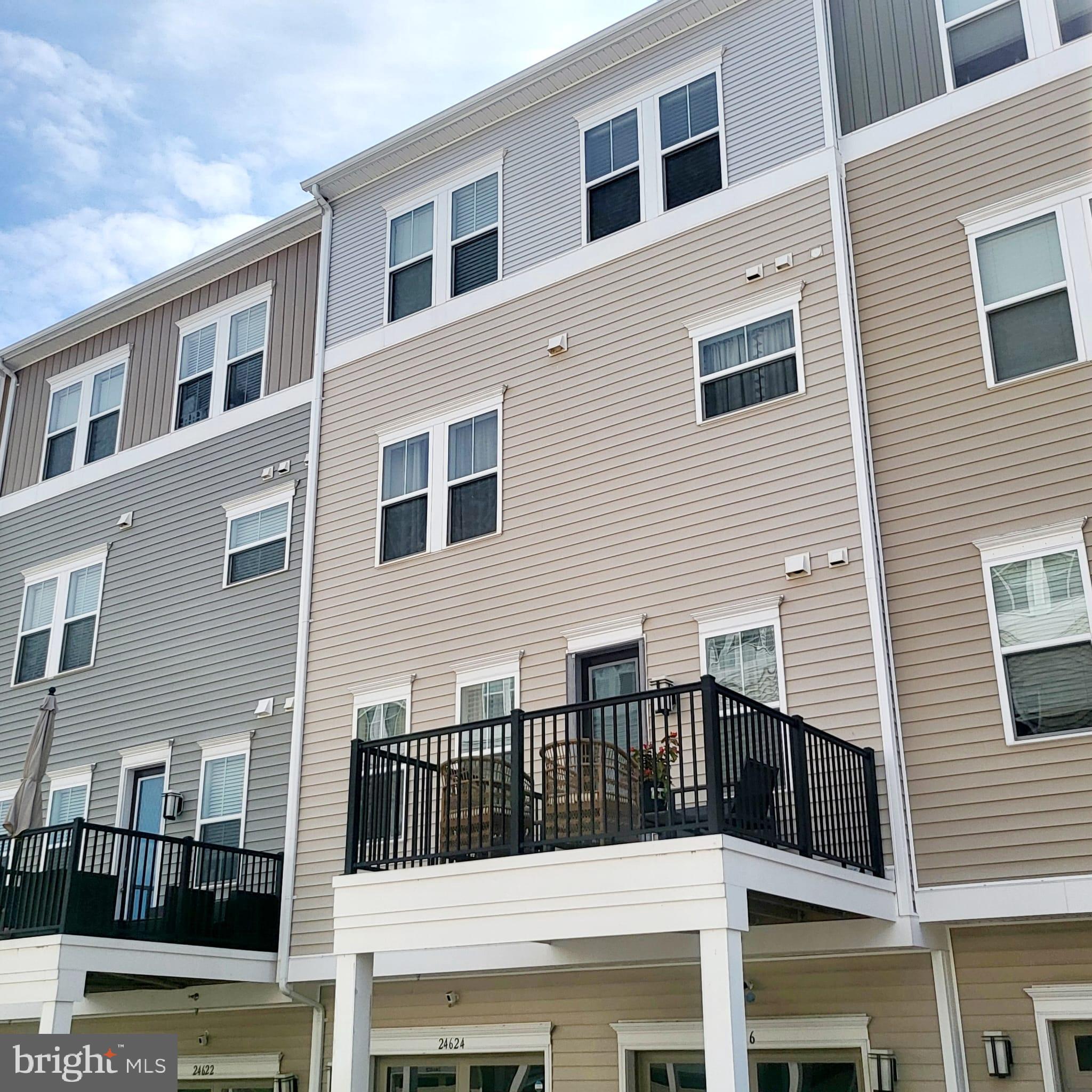 24626 Cable Mill Terrace Aldie, VA 20105 - Photo 43 of 46 a view of a house with a window