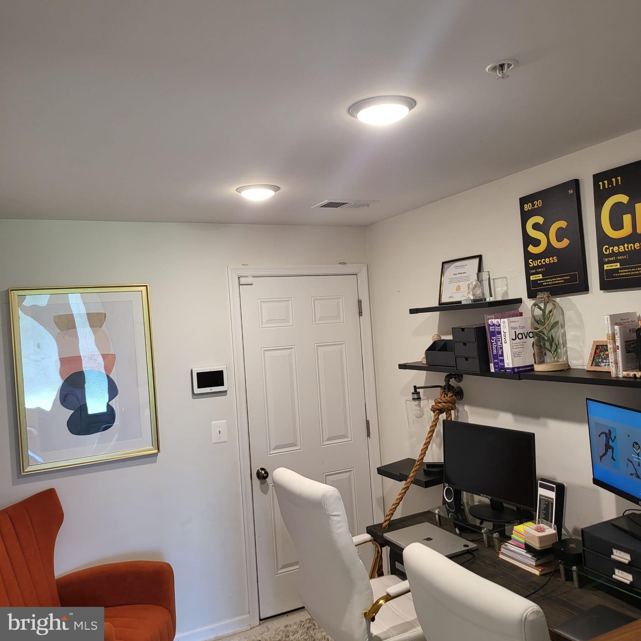 24626 Cable Mill Terrace Aldie, VA 20105 - Photo 10 of 46 a view of workspace with a couch