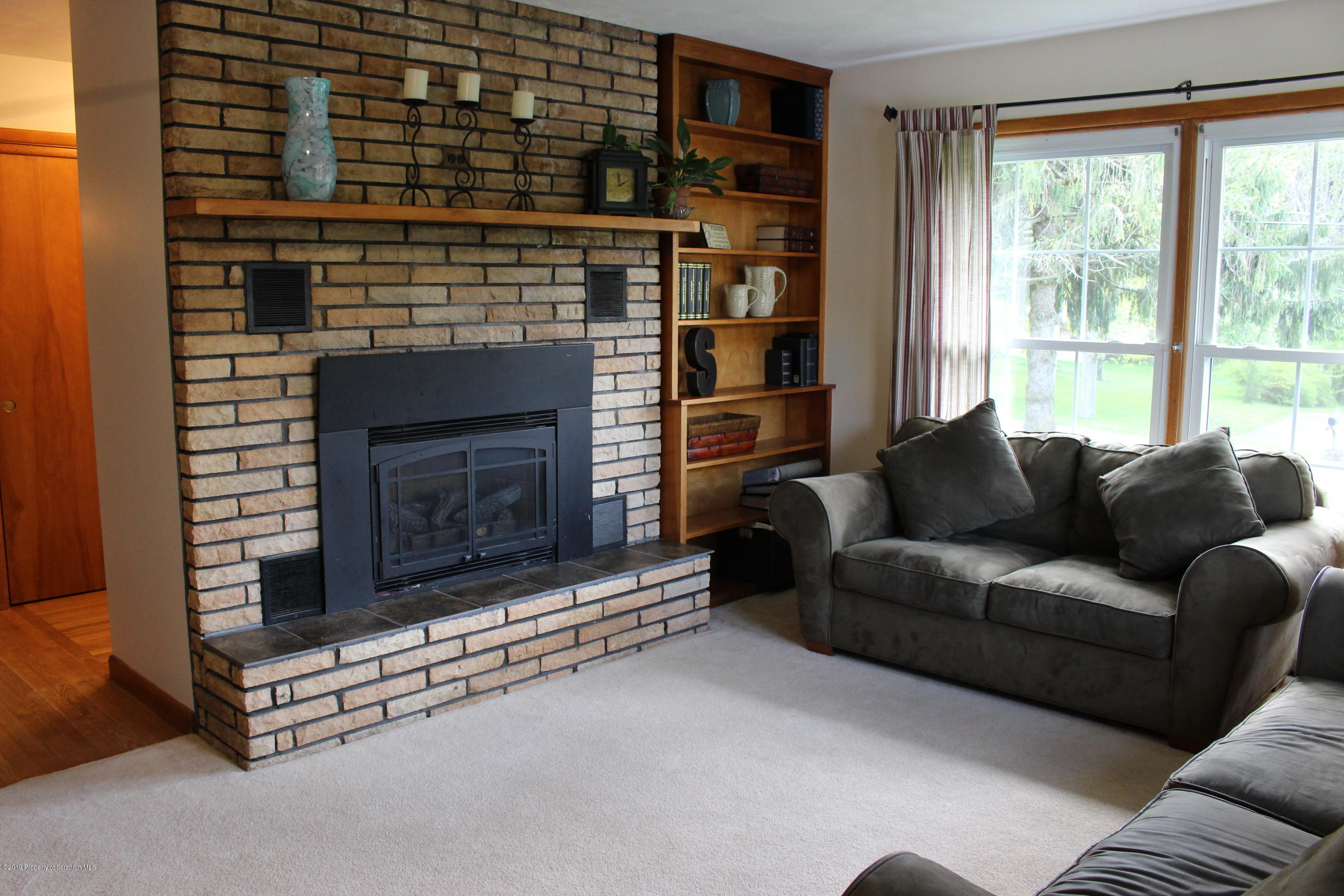1020 Newton Road Clarks Summit, PA 18411 - Photo 7 of 40 Living Room