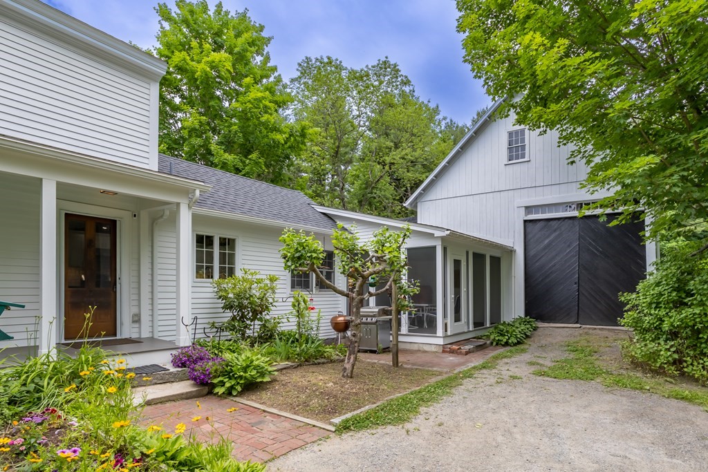 11 Turnpike Road Townsend, MA 01469 - Photo 8 of 41