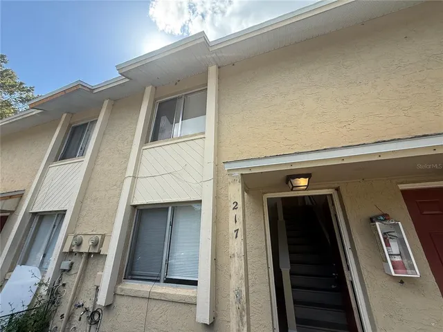 $1,400 | 217 South Moss Road, Winter Springs, FL 32708