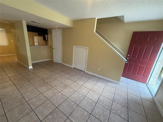 $1,400 | 217 South Moss Road, Winter Springs, FL 32708