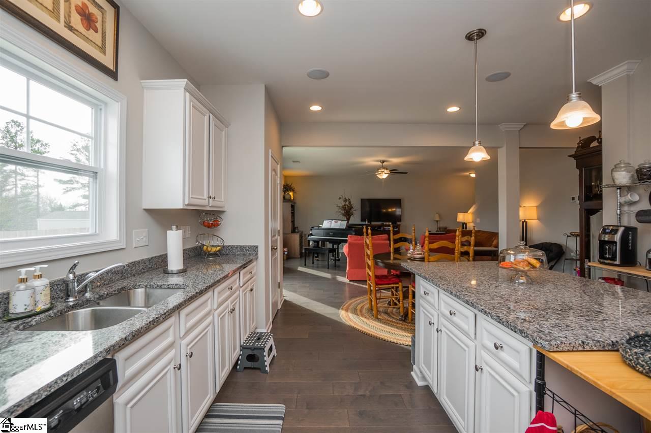 605 Autumn Breeze Walk Inman, SC 29349 - Photo 13 of 36