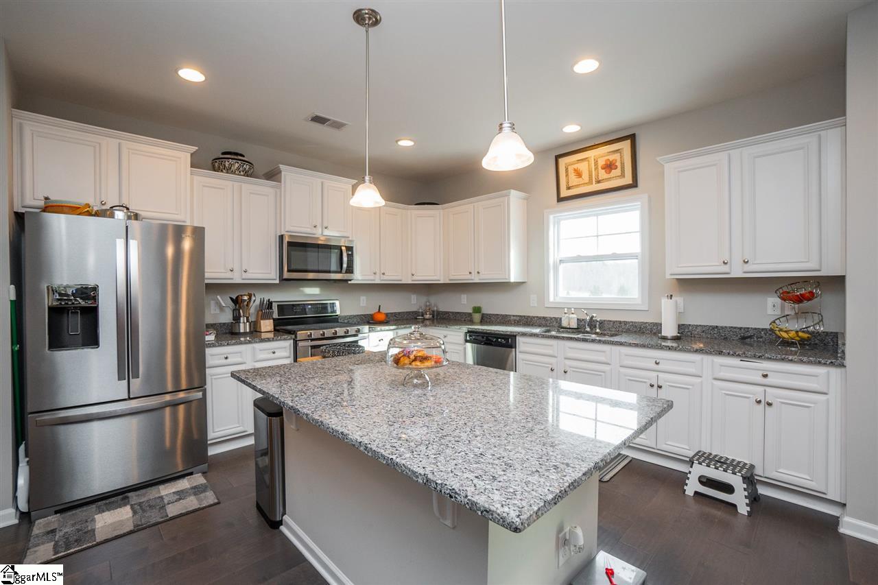 605 Autumn Breeze Walk Inman, SC 29349 - Photo 10 of 36