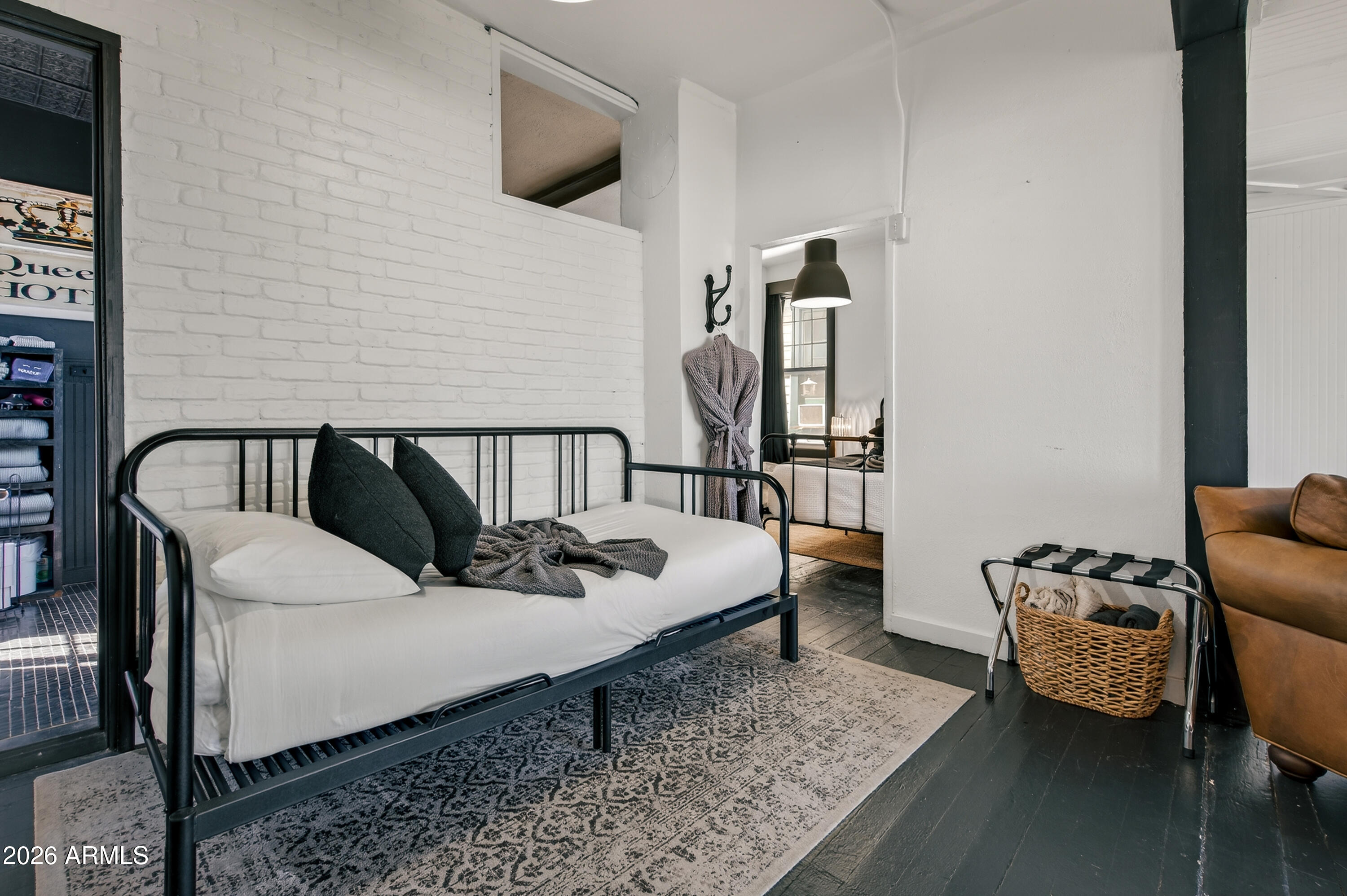 511 Main Street Jerome, AZ 86331 - Photo 36 of 67 a living room with furniture