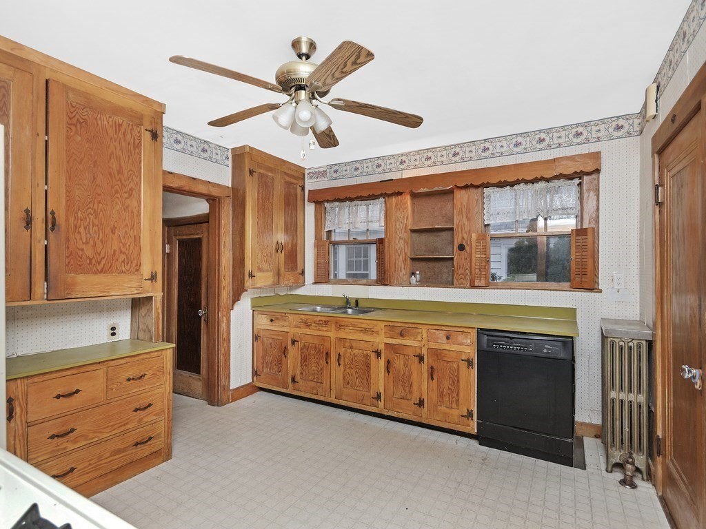 42 Maypole Road Quincy, MA 02169 - Photo 7 of 18 Gallery Image 7