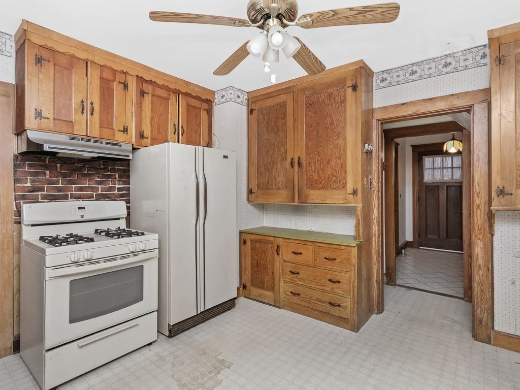 42 Maypole Road Quincy, MA 02169 - Photo 8 of 18 Gallery Image 8