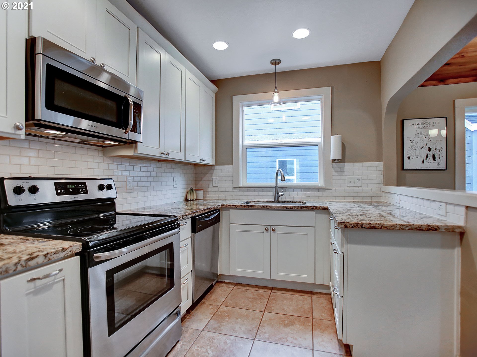 4916 Southeast Rural Street Portland, OR 97206 - Photo 10 of 30 Gallery Image 10