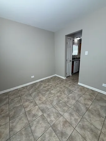 $1,825 | 9104 Lincoln Court, Unit 203, Orland Park, IL 60462