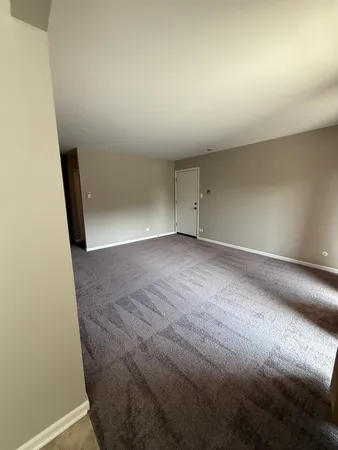 $1,825 | 9104 Lincoln Court, Unit 203, Orland Park, IL 60462
