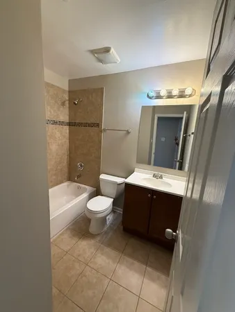 $1,825 | 9104 Lincoln Court, Unit 203, Orland Park, IL 60462