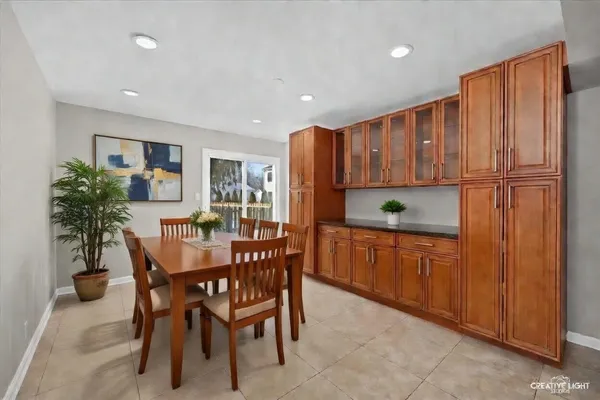 $419,990 | 1102 Southbridge Lane, Schaumburg, IL 60169