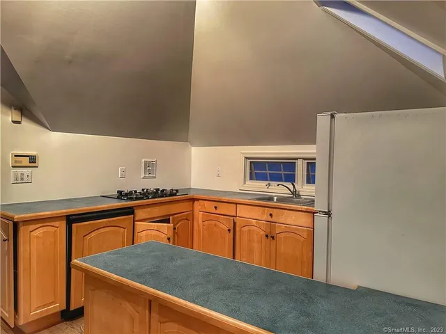 $1,700 | 546 West Taft Avenue, Bridgeport, CT 06604