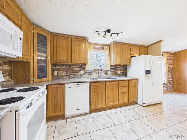 $162,500 | 136 Shadow Rock Lake Road, Poplar Bluff, MO 63901