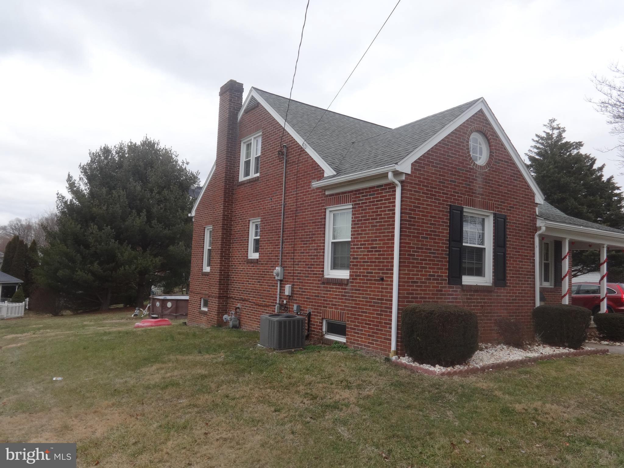 2469 Grandview Road Hanover, PA 17331 - Photo 3 of 5 Left Side of Property