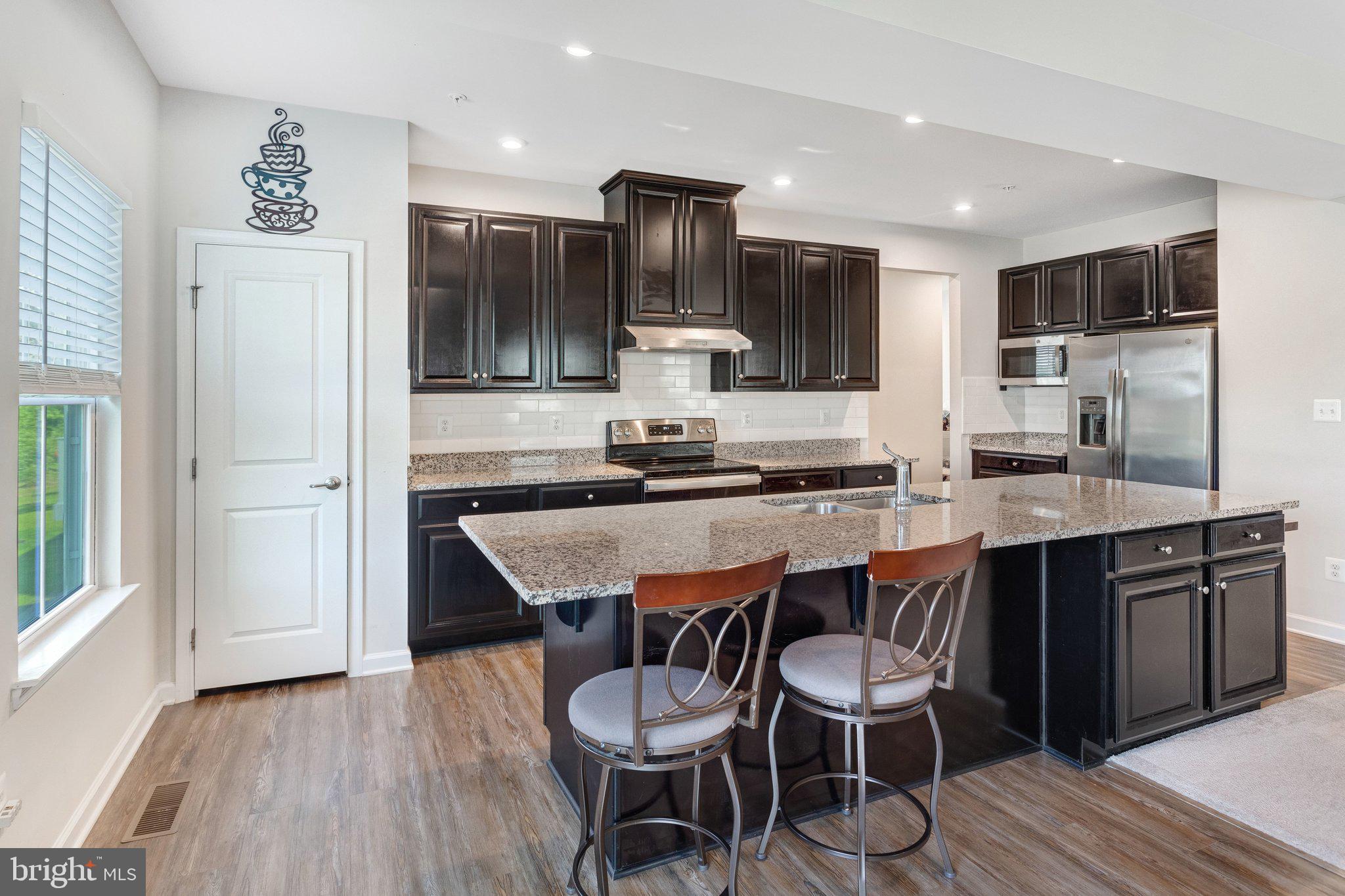 11241 Wheeler Ridge Drive Manassas, VA 20109 - Photo 3 of 44