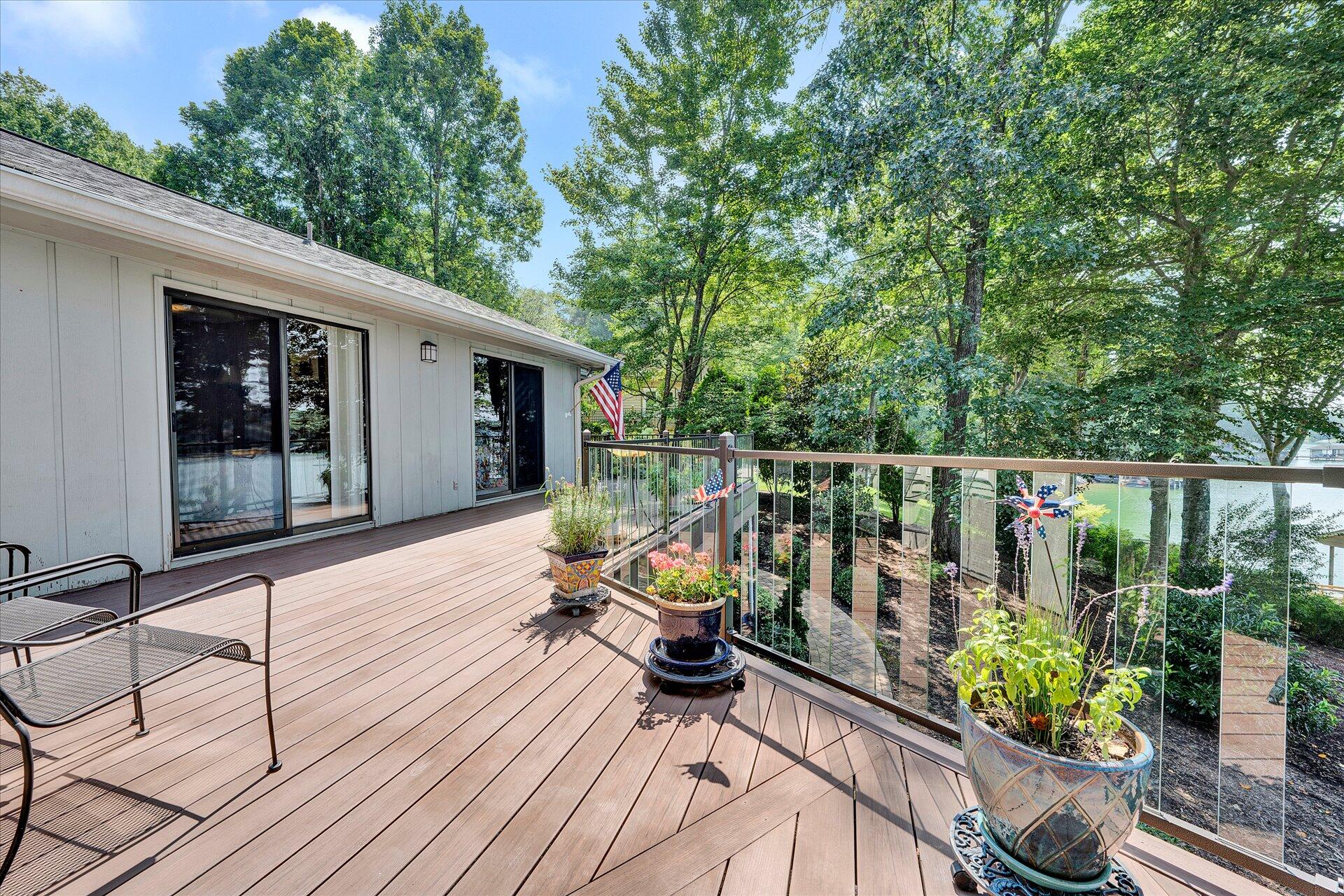 85 Chickadee Circle Moneta, VA 24121 - Photo 19 of 57 a view of a balcony with chairs