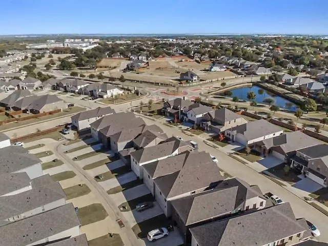 $390,000 | 2745 Acadia Drive, Corinth, TX 76210