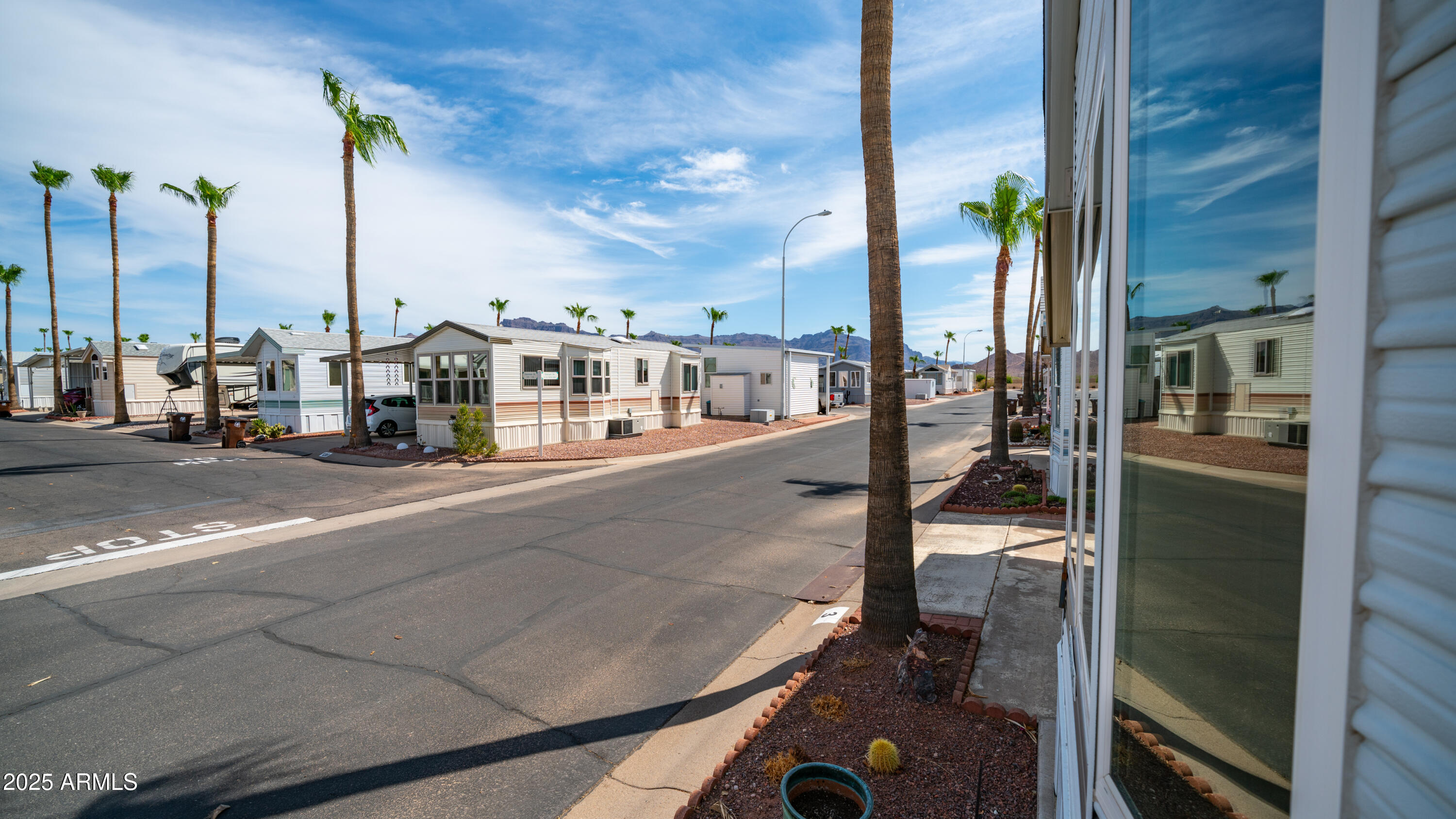 3 Ore Cart Drive, Unit 3 Apache Junction, AZ 85119 - Photo 5 of 59 a terrace with a view of living room