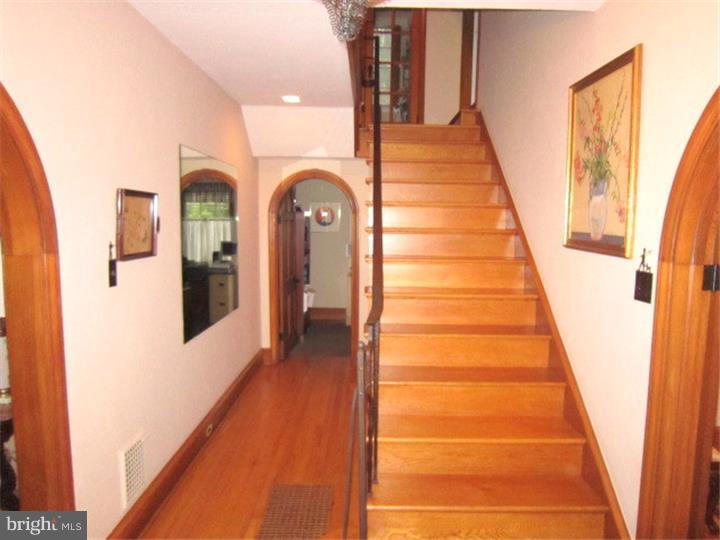 167 Upland Way Haddonfield, NJ 08033 - Photo 2 of 21