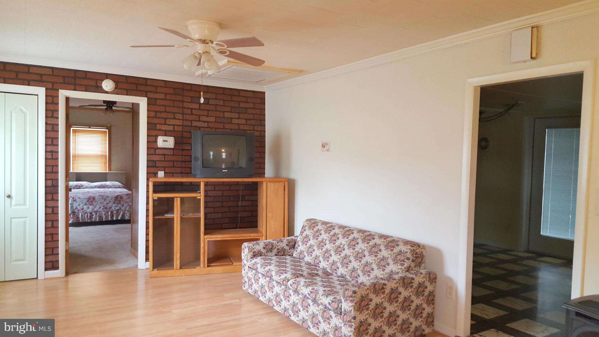 1107 Taylors Island Road Madison, MD 21648 - Photo 11 of 30 Living Room