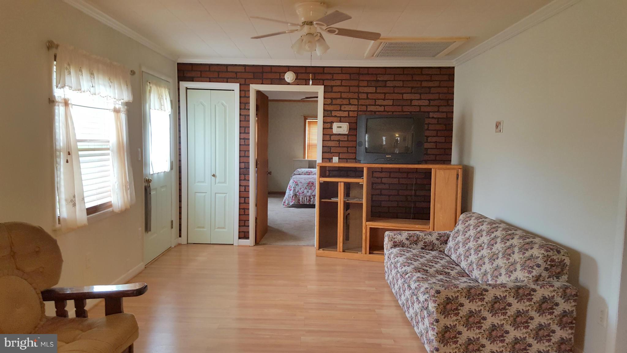 1107 Taylors Island Road Madison, MD 21648 - Photo 3 of 30 Living Room