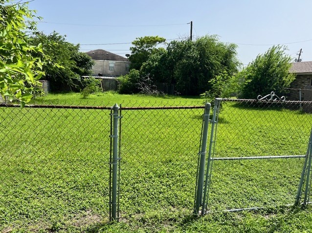 5805 Rio Vista Drive Corpus Christi, TX 78412 - Photo 4 of 8 a view of a field with a tree