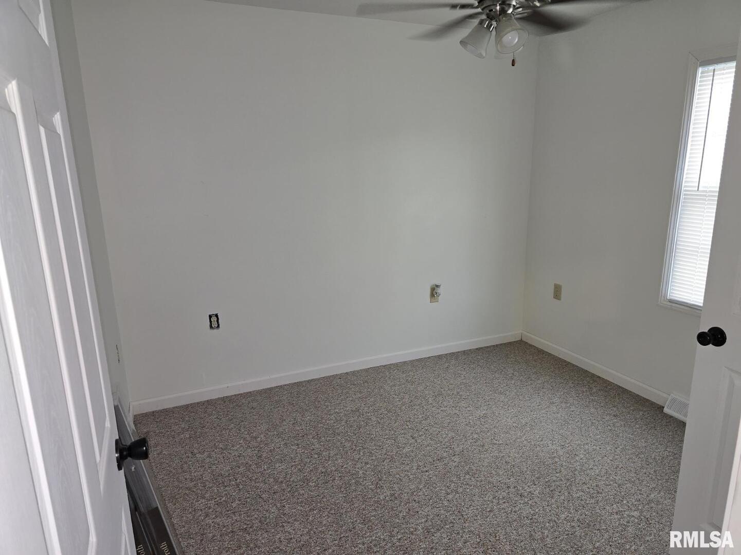 505 South 2nd Street Marion, IL 62959 - Photo 11 of 21 a view of a room with a window