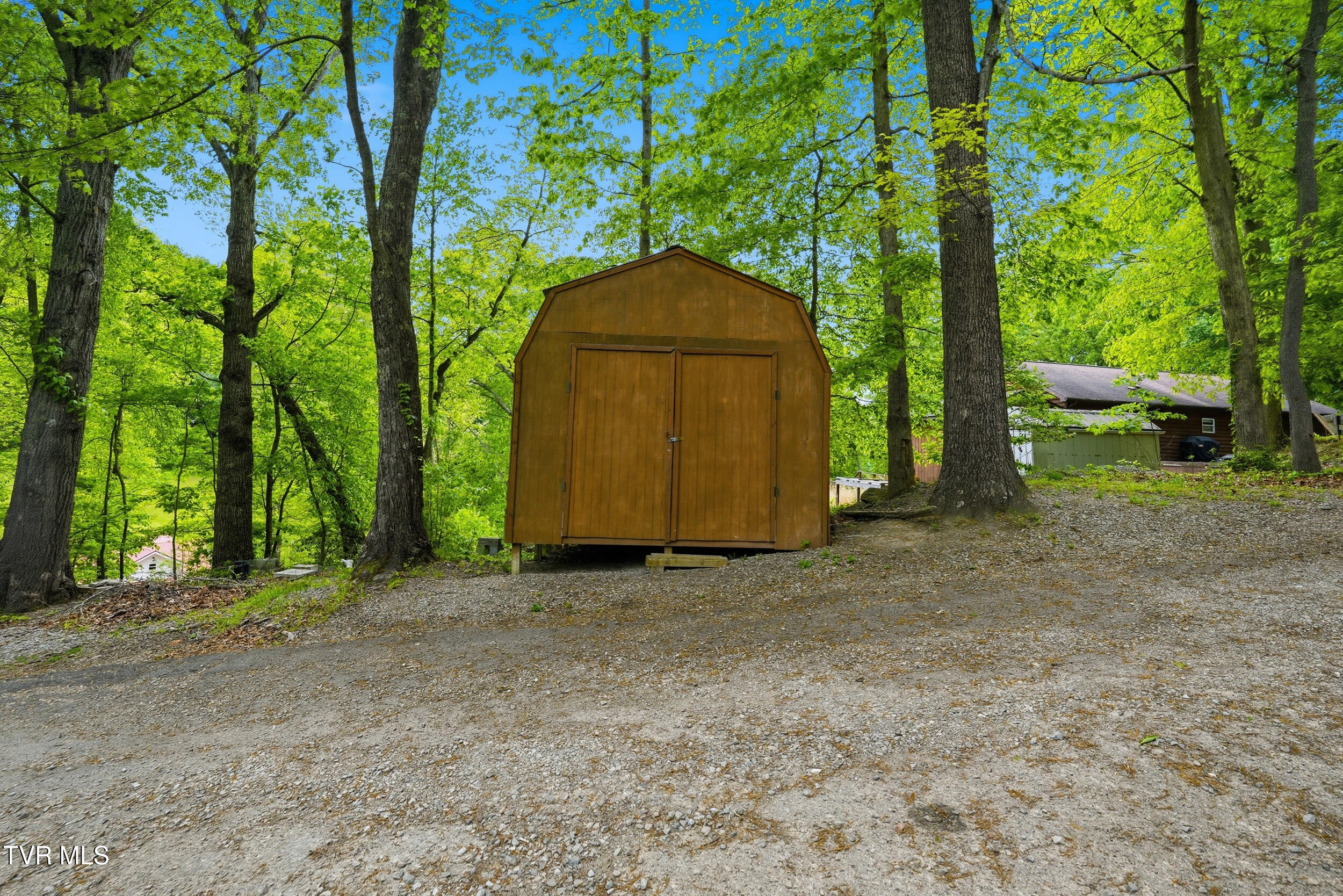 8439 Pendleton Road Wise, VA 24293 - Photo 41 of 54 STORAGE BUILDING CONVEYS