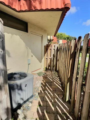 $2,500 | 3783 Victoria Drive, West Palm Beach, FL 33406