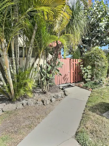 $2,500 | 3783 Victoria Drive, West Palm Beach, FL 33406