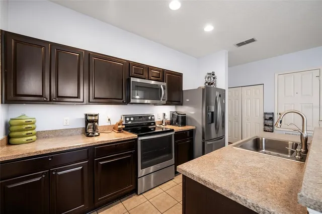 $329,000 | 1701 Strathmore Circle, Mount Dora, FL 32757