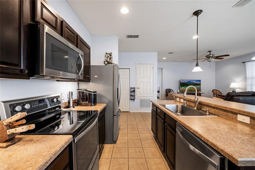 1701 Strathmore Circle Mount Dora, FL 32757 - Photo 9 of 44