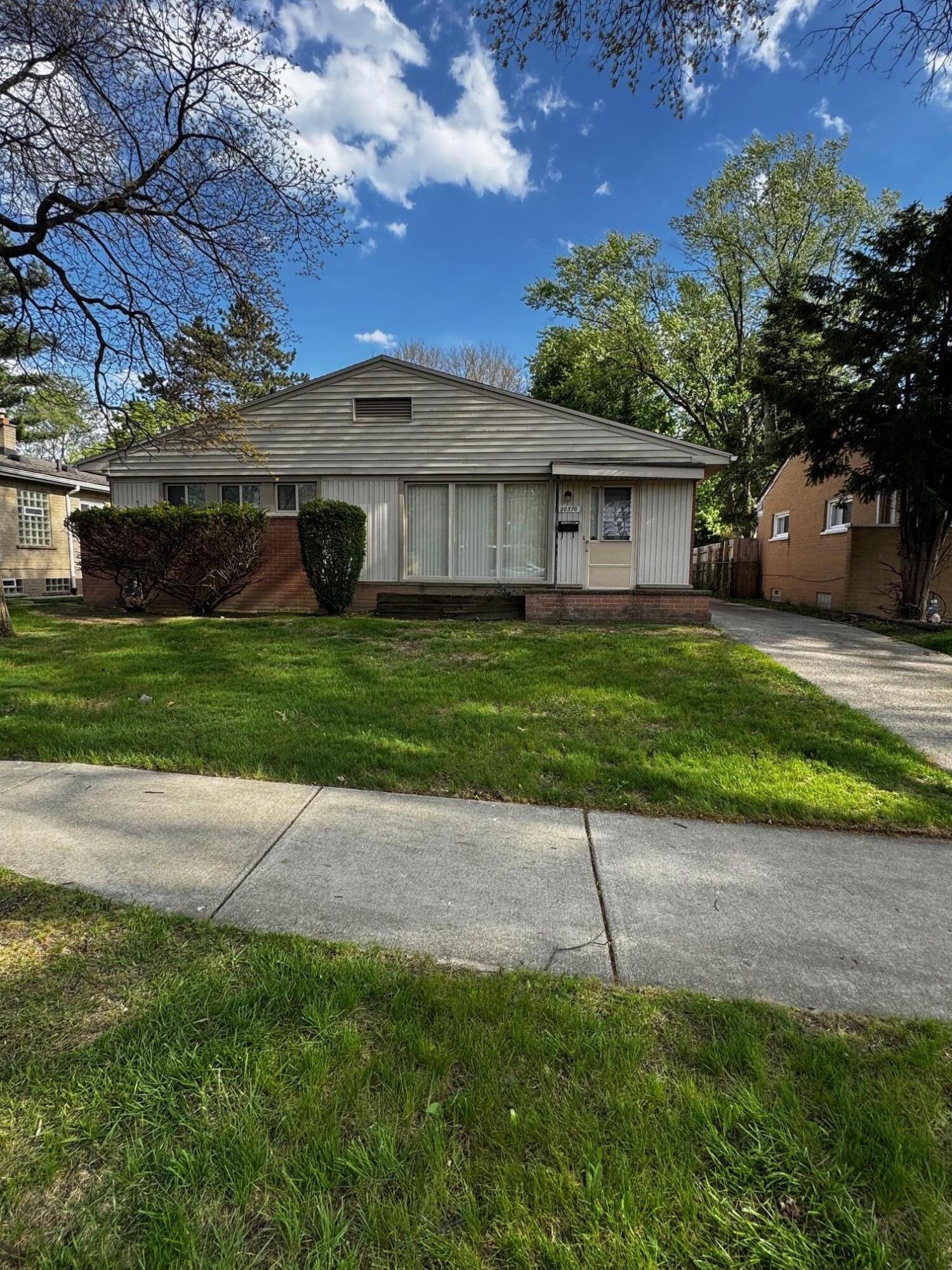 20370 Cherokee Street Detroit, MI 48219 - Photo 2 of 17 IMG_1030
