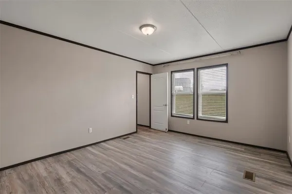 $299,900 | 627 Kentucky Town Road, Whitewright, TX 75491