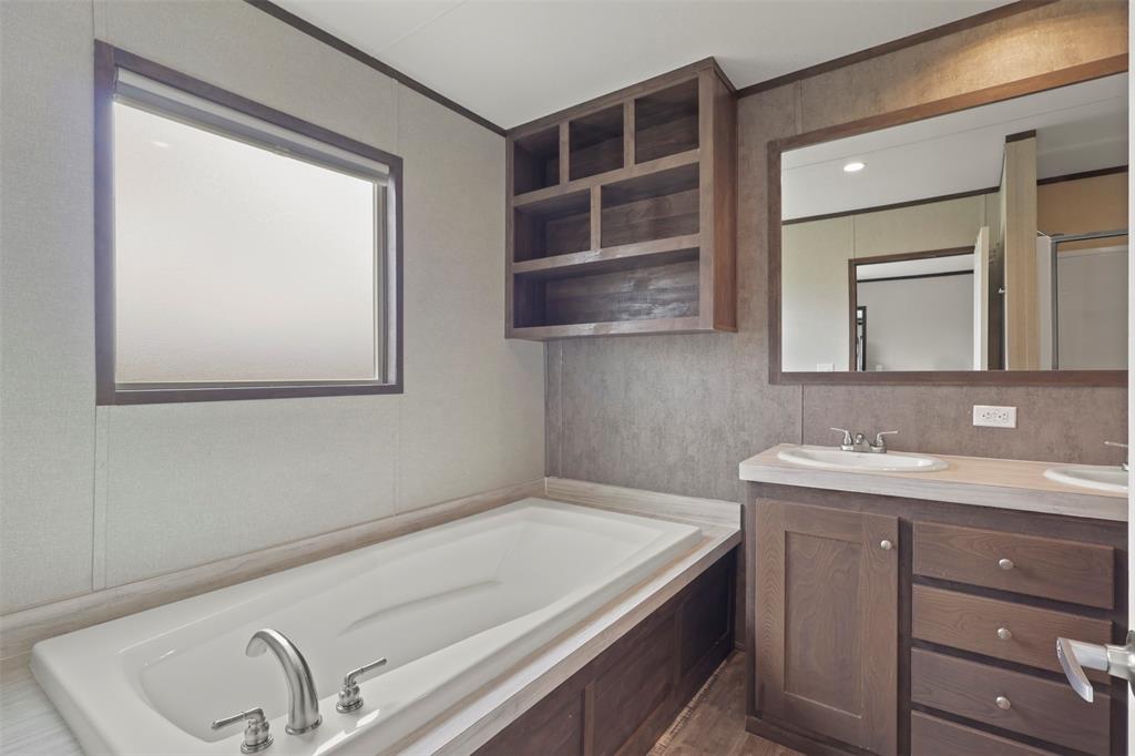 627 Kentucky Town Road Whitewright, TX 75491 - Photo 13 of 35