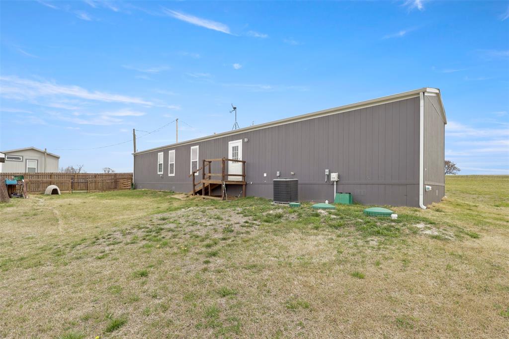 627 Kentucky Town Road Whitewright, TX 75491 - Photo 23 of 35