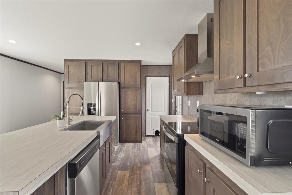 627 Kentucky Town Road Whitewright, TX 75491 - Photo 6 of 35