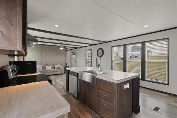 $299,900 | 627 Kentucky Town Road, Whitewright, TX 75491