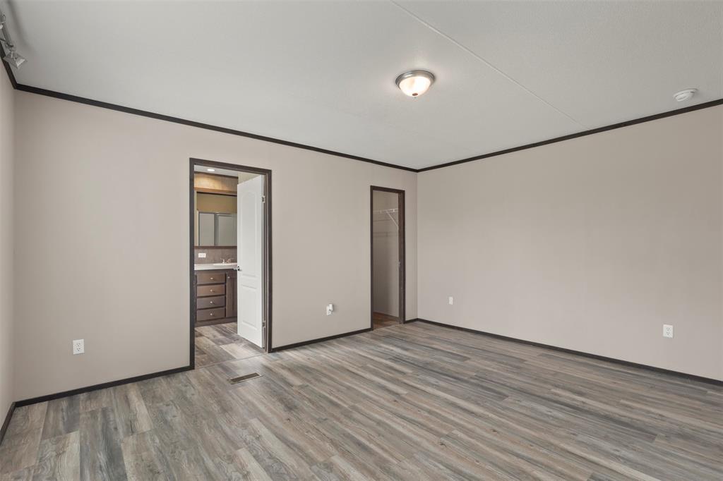 627 Kentucky Town Road Whitewright, TX 75491 - Photo 10 of 35