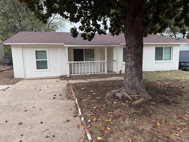 $2,100 | 925 Bluewood Drive, Dallas, TX 75232