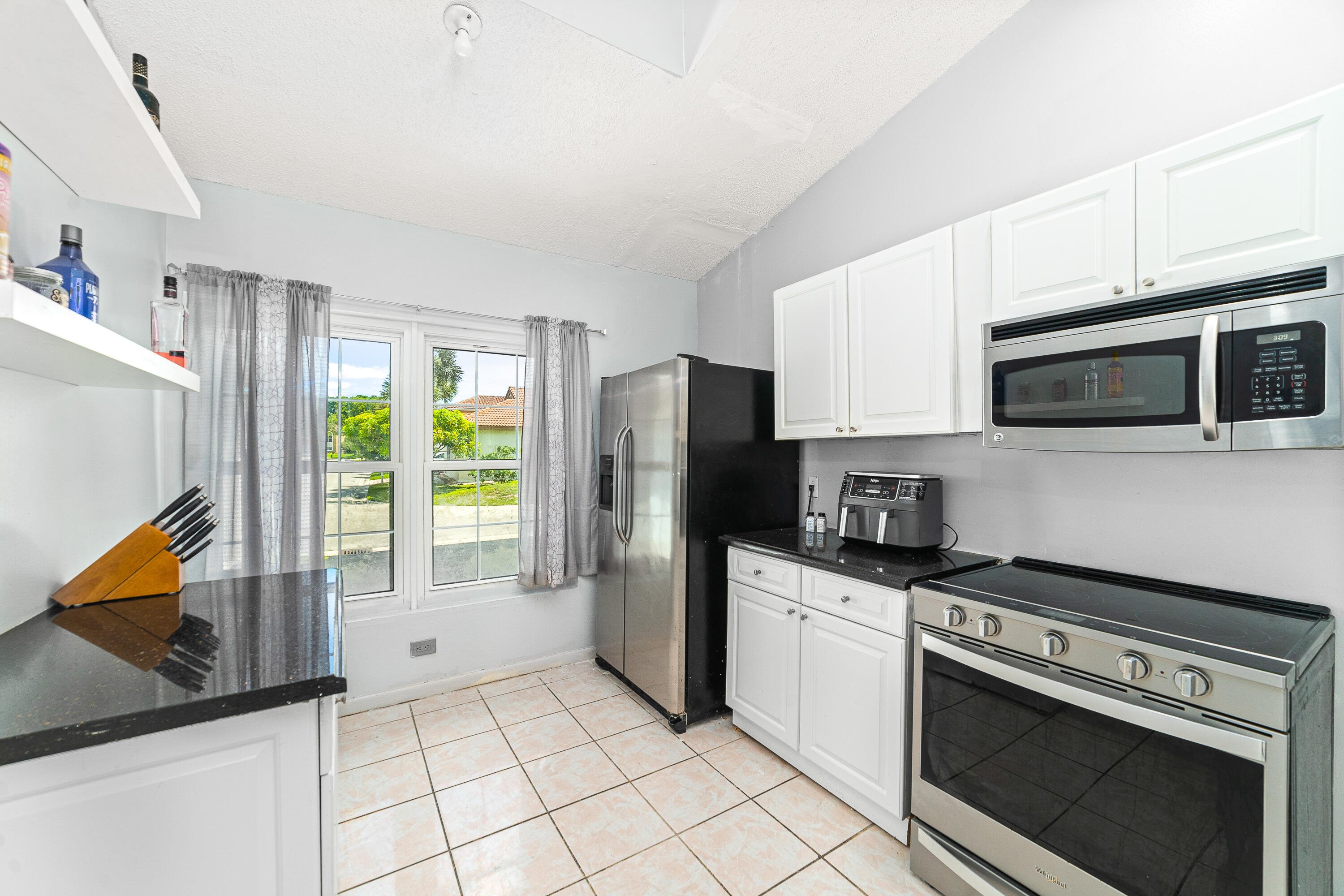 10170 Fanfare Drive Boca Raton, FL 33428 - Photo 8 of 26 _DSC4807