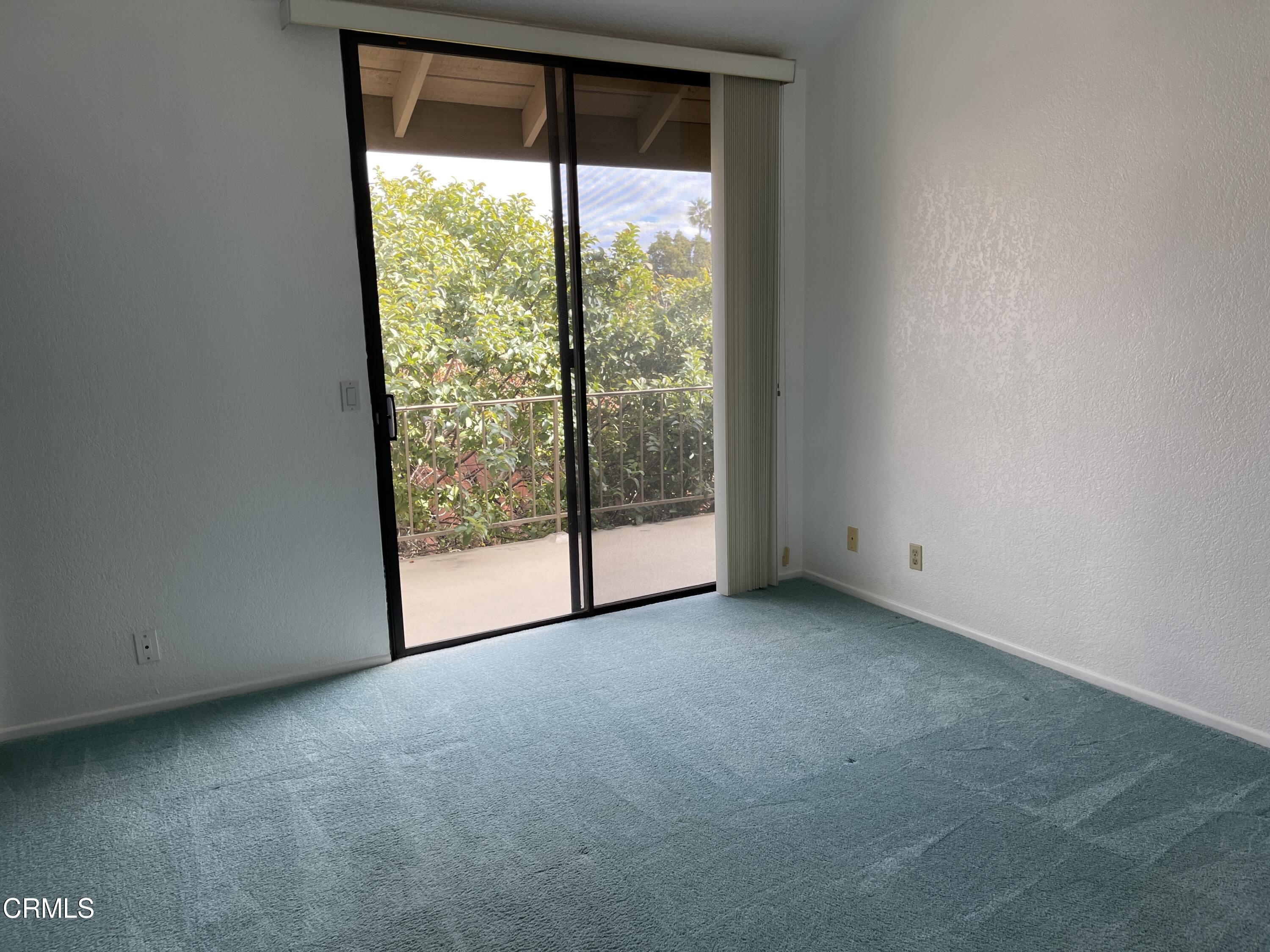 2257 Martinique Lane Oxnard, CA 93035 - Photo 22 of 52 an empty room with window