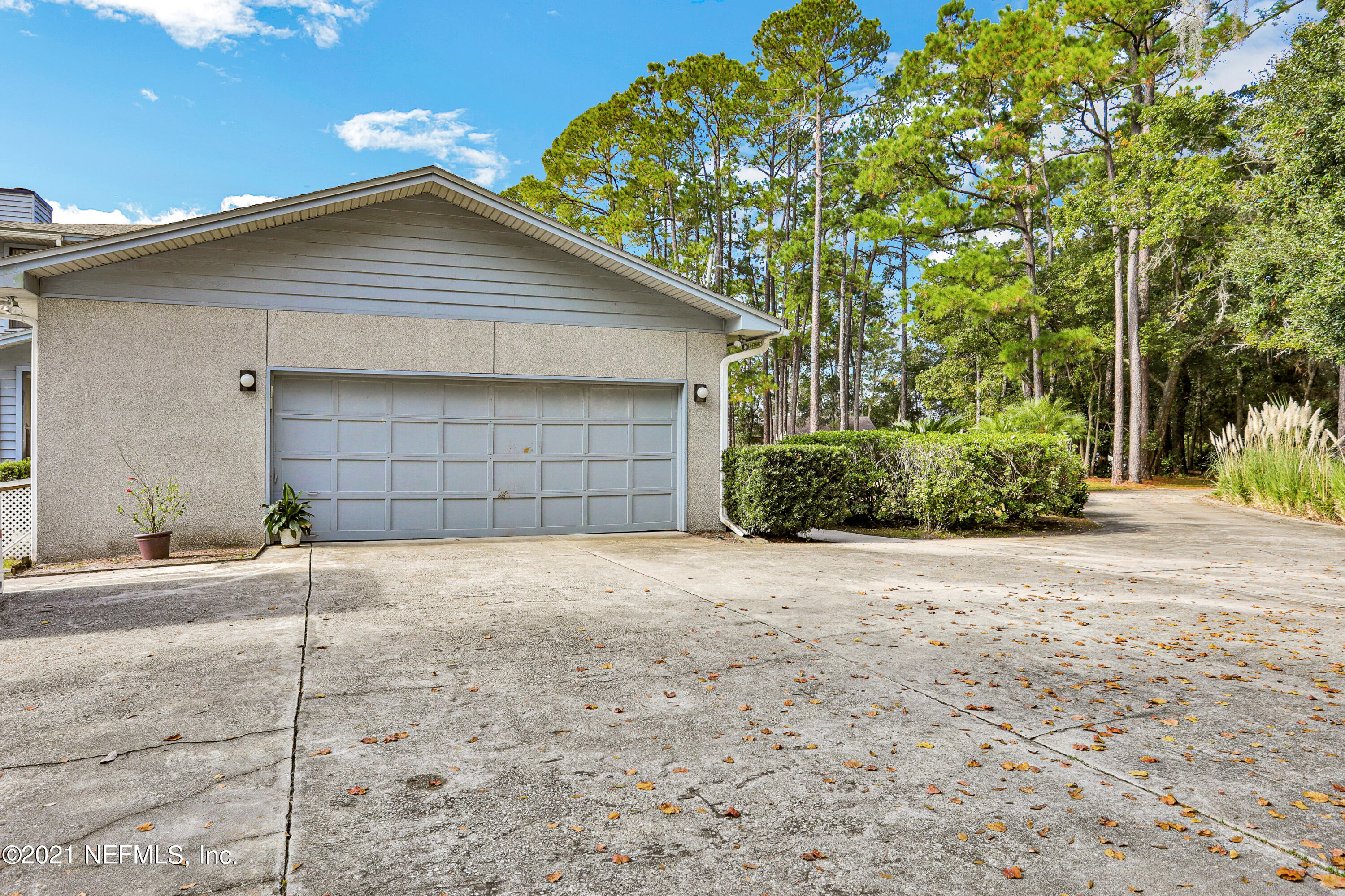 280 Broward Road Jacksonville, FL 32218 - Photo 19 of 23 Garage