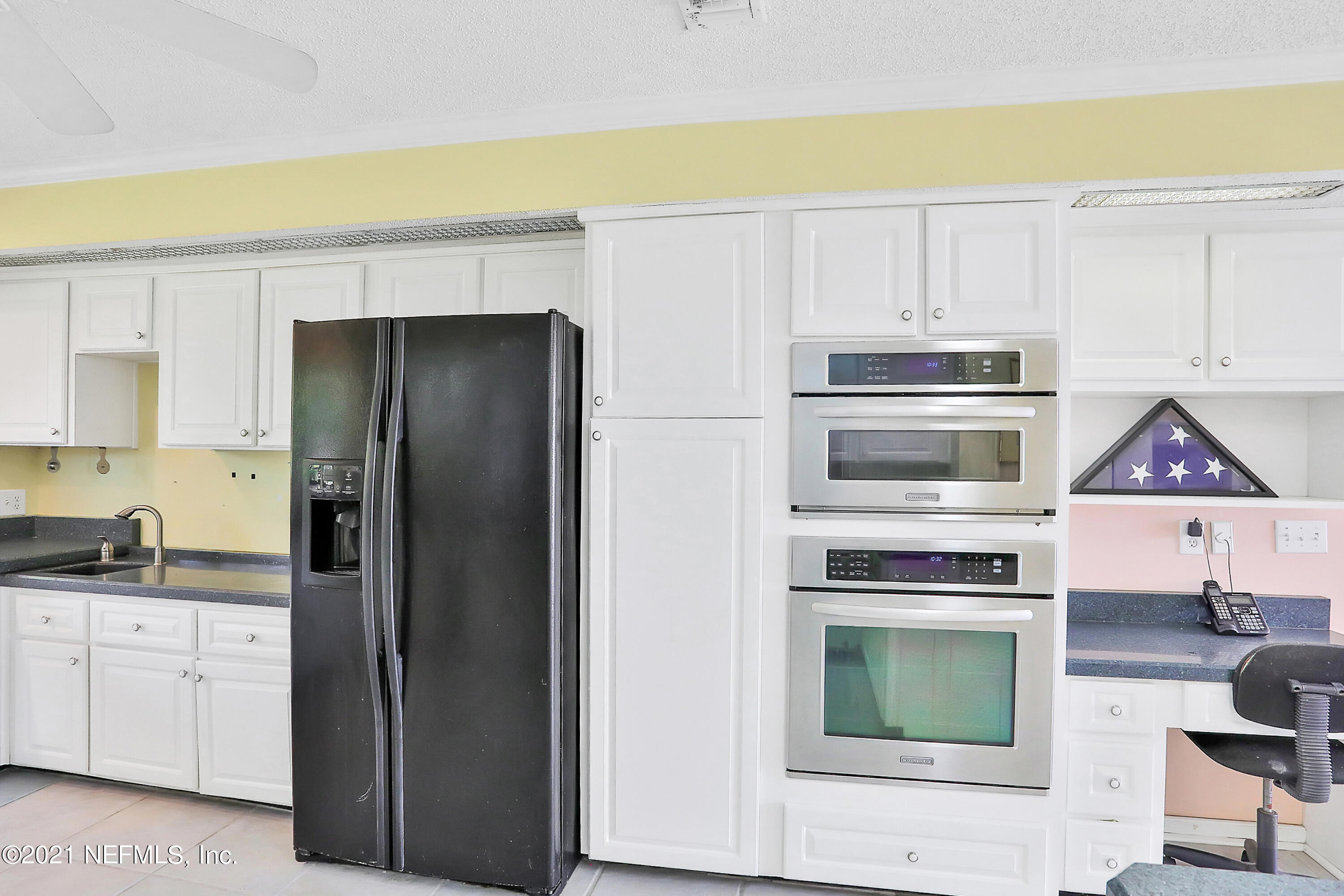 280 Broward Road Jacksonville, FL 32218 - Photo 10 of 23 Kitchen