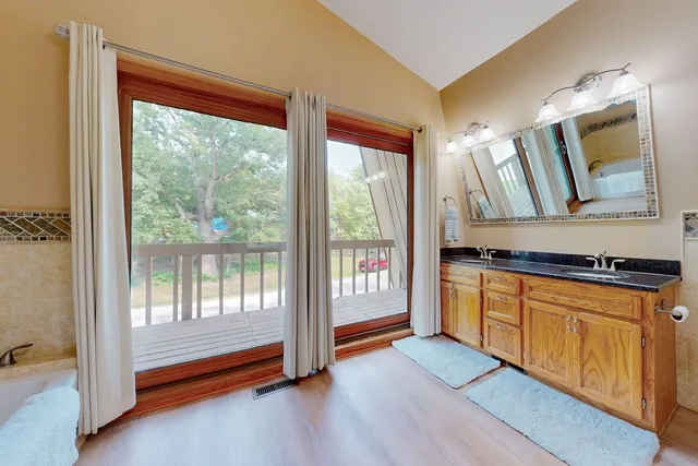 $584,000 | 28986 Manitoba Trail, McHenry, IL 60051