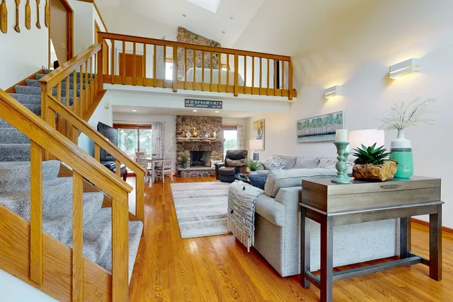 $584,000 | 28986 Manitoba Trail, McHenry, IL 60051