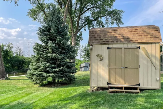 $584,000 | 28986 Manitoba Trail, McHenry, IL 60051